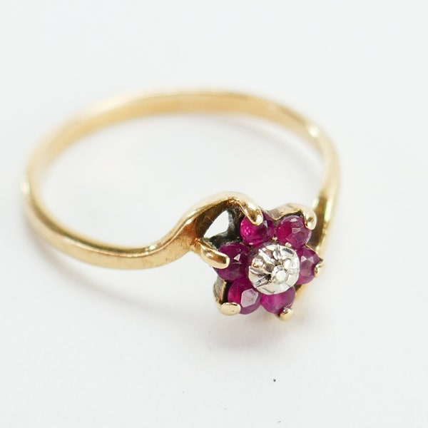 Vintage 10K Yellow Gold pink stones flower & 1 diamond size 6 1/4 US  - Fine Jewelry - Solid Gold
