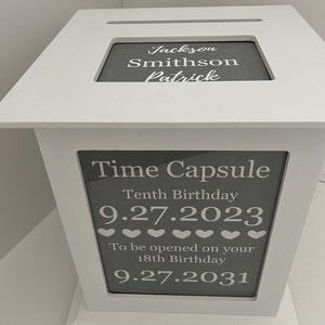 Custom Time Capsule for Baby - Unique Newborn or 1st Birthday Gift - Personalized Keepsake Box