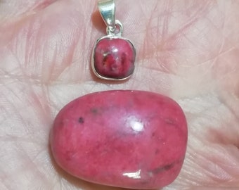 Beautiful Norway Thulite Silver Amulet pendant and TUMBLESTONE OOAK Heart Chakra set, Love, happiness, confidence Magick