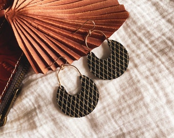 Leather earrings handmade | arch leather earrings | black and gold cork backed leather | The Juneberry Co