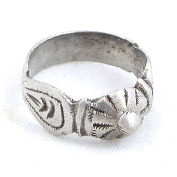 Moroccan Solid Silver Berber handcrafted flower r… - image 1