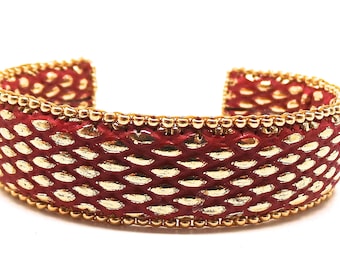 Bracelet manchette simili cuir rouge goutte d'eau or et perles de verre dorées