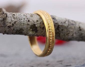 Wedding band, Yellow Gold Wedding Ring, Unique wedding ring, Women's wedding band, Rustic gold ring, Boho wedding ring, Solid gold ring, 22k