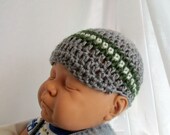 Baby Boy Newsboy Hat, Grey With Green and Off White band, Crochet Baby Hat Newborn to 3 months