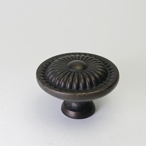 Vintage Sunburst kastknop antiek bronzen ladeknop sierlijke metalen rozet dressoir hardware gecanneleerde geribbelde meubelgreep 1,25 inch