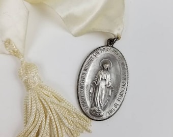Big Miraculous Mary Catholic Saints Medal Antique Satin Ribbon Scapular First Holy Communion Dress Applique with Tassel
