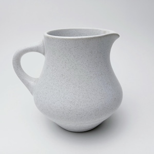 Jarra de crema Noritake Folkstone de gres blanco moteado vintage de los años 70, estilo minimalista, para café o leche, cerámica japonesa de mediados de siglo.