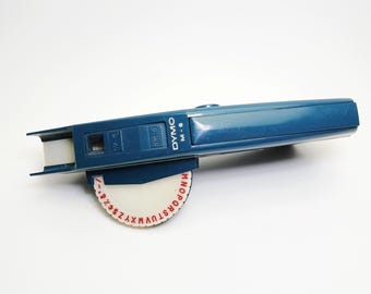 Etiquetadora Dymo de 1/4 y 3/8 de pulgada, cartucho azul, organizador vintage, suministros para dormitorio y oficina, analógico, DIY, fanzine, punk art, etiqueta de nombre, original, retro