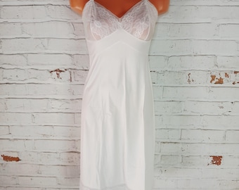 Vintage Full Slip 32 L Vanity Fair White Lace Dress Antron III Nylon Lingerie 1970s Retro Bridal Undergarment Boho Chemise