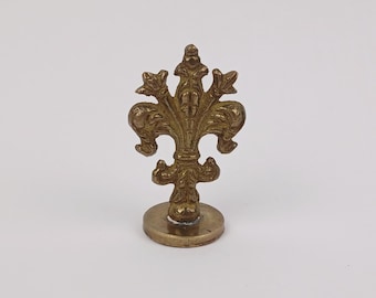 Wax Seal Stamp Fleur de Lis Gold Monogram Initial Signet Fancy Letter Writing Royal Crest Red Sparkle Wax Stick Smudge