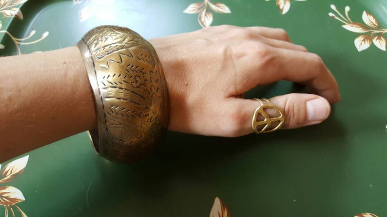 Arm Band Artisan Mexico AK2 Chunky Cuff Bracelet Bangle Big Brass Bracelet Mexican Folk Art Engraved Deer Stag Totem 1970s Estate Jewelry