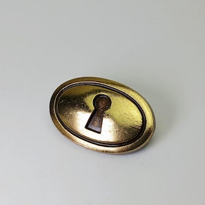 Vintage Keeler messing ovaal rozet sleutelgat deksel KBC 1-5/8" antiek messing ladebeslag halverwege de eeuw restauratie onderdelen voor meubelen