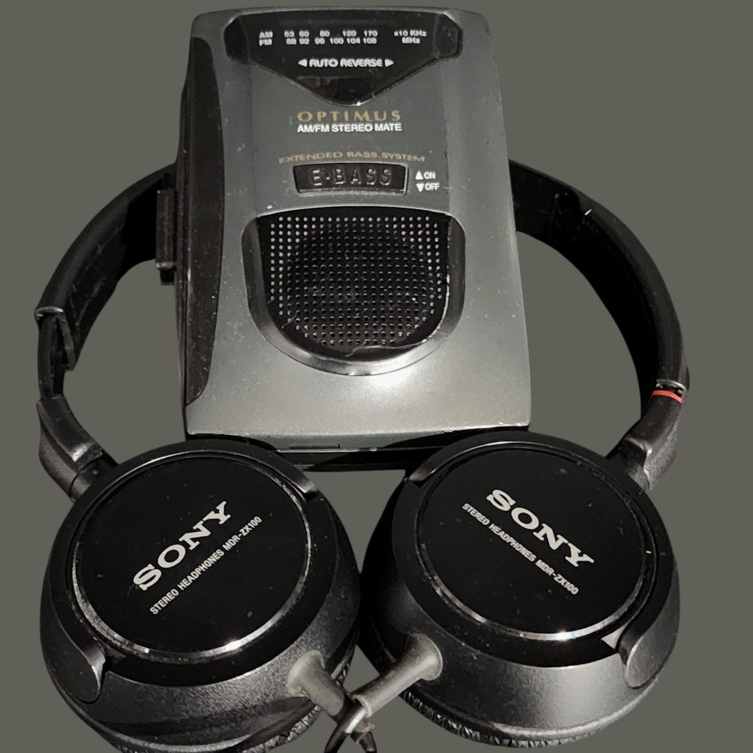Optimus Vintage Portable Walkman Type Am/fm Radio & Sony Headphones MDR ...