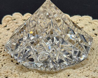 Waterford Crystal Diamond Octagon Base Brilliant Light Reflecting Paper Weight Diamonds Are A Girls Best Friend!