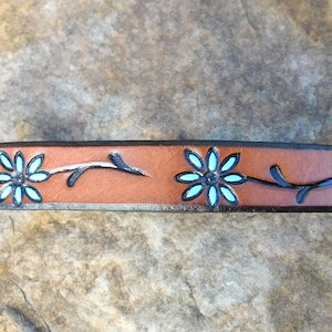 Leather Daisy Sunflower Bracelet for Women, Layering Bracelet, Thin Stemmed Flower, Leather bracelet Cuff, Gift for Her, 3rd Anniversary