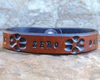 In Loving Memory Leather Bracelet Personalized Memorial of Pet, Dog, Cat, Mom, Dad Remembrance Jewelry Sympathy Gift, Dog Paw Print Pet Loss