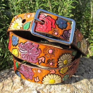 Hand Painted Tooled Leather Collar - Beautiful Flowers - 1 inch wide -  luxurious collar