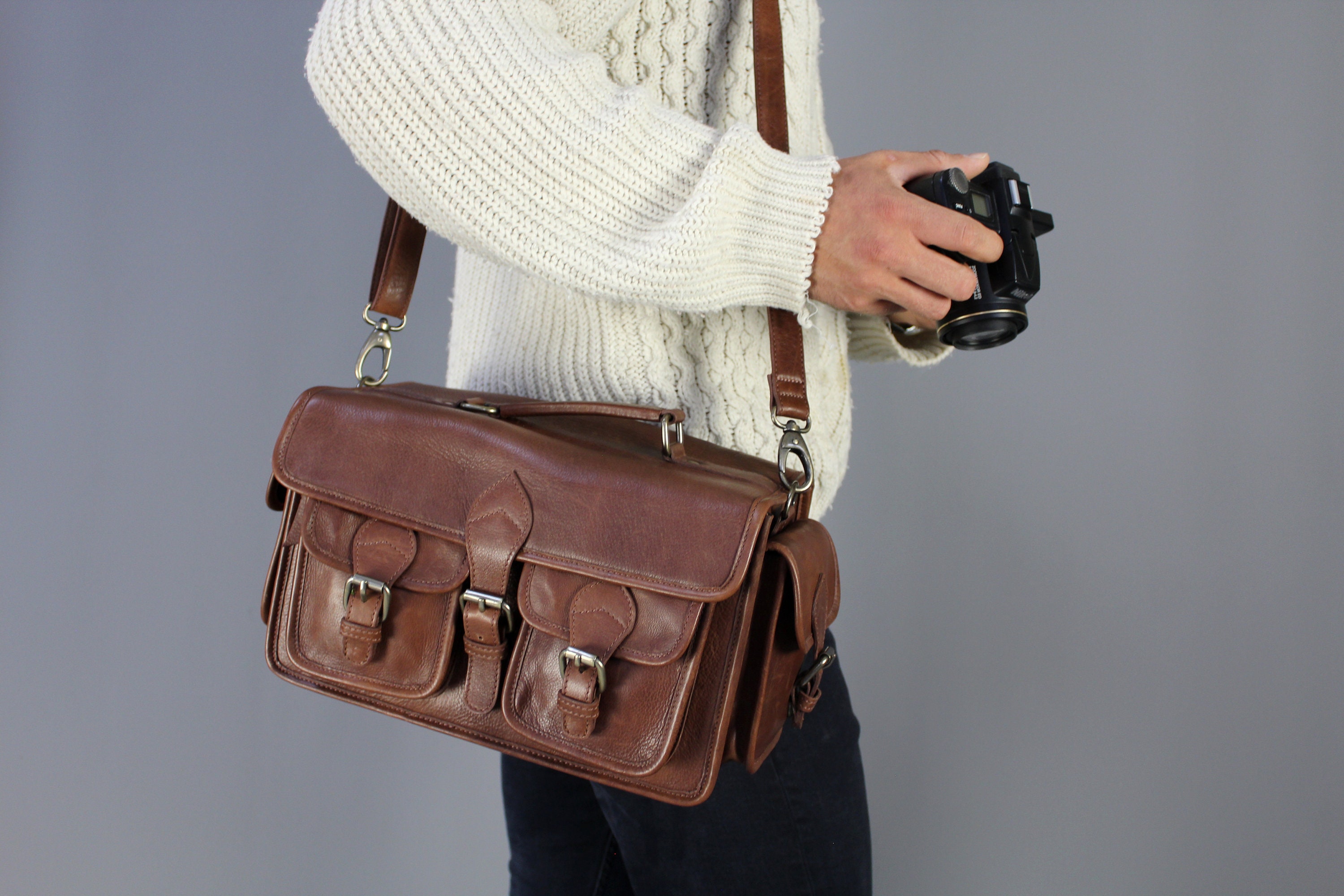 The Tog Camera Bag: Vintage style brown leather camera bag | Etsy
