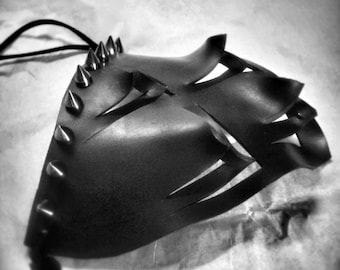 Raven Black Leather Shoulder Armour Pair