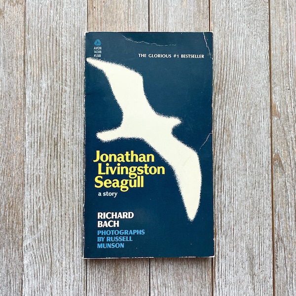 Jonathan Livingston Seagull | by Richard Bach | with Photographs by Russell Munson | 1973 | Paperback Book