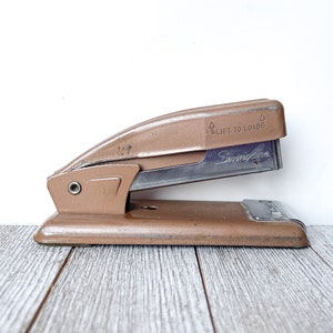 Vintage Small Swingline Stapler | 1970s | Beige | Home Office Supplies | 4.5” | Back To School | Tan | Metal Office Stapler