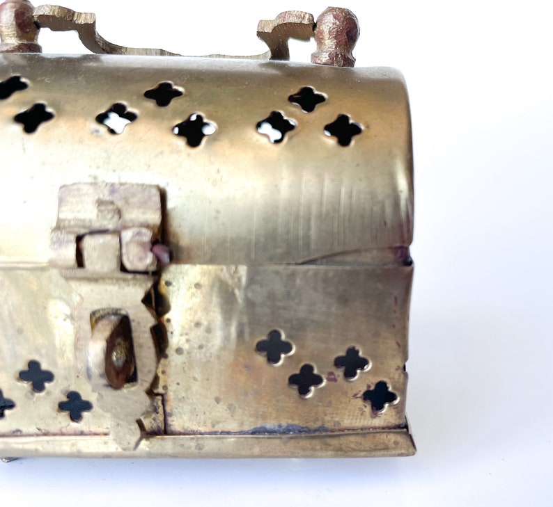 Small Brass Cricket Box with lid Trinket Box Brass Decor Hollywood Regency Potpourri Box Incense Box Vintage image 4