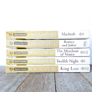 Shakespeare Books Set of 5 | The Merchant of Venice | Macbeth | King Lear | Twelfth Night | Paperback | Milton Glaser | Romeo and Juliet