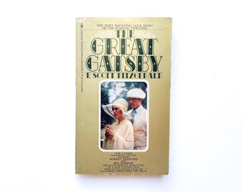 The Great Gatsby | F. Scott Fitzgerald | 1974  | Movie Novel | Paperback Book
