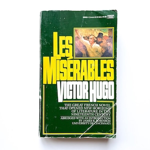 Les Miserables | Victor Hugo | Paperback | 1982 |  Vintage book | Classic | Les Miserables