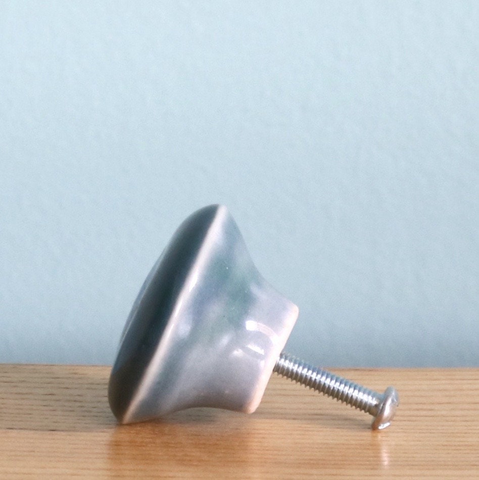 Hecho a pedido porcelana azul y perilla de gabinete de vidrio | Etsy