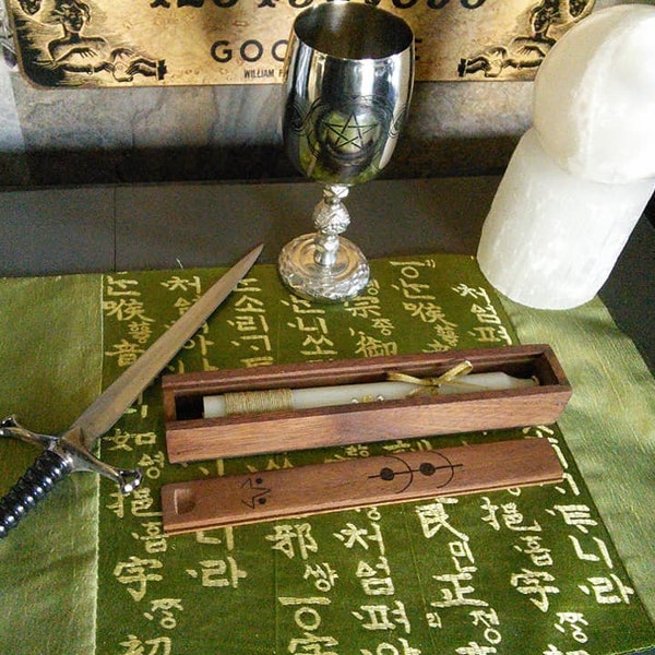 Ceremonial candle with presentation box