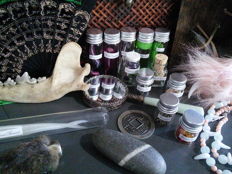 Pre-filled Demon Hunter Kit - Etsy