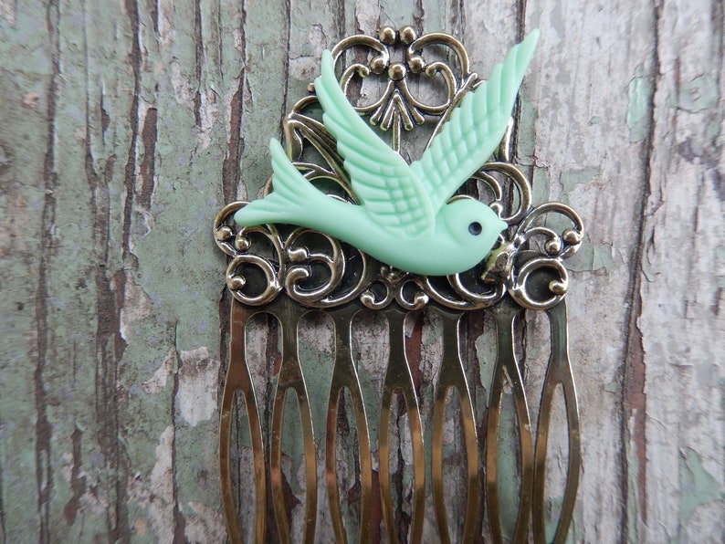 Purple bird hair comb,Flying Swallow hair comb,Elegant Wedding gift,Bridal Hair Accessories,Unique gift,Girls gift,Stocking stuffers