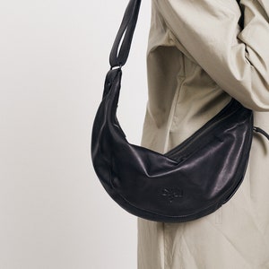 Weiche italienische Leder Crossbody Bag, Halbmond Ledertasche, Lederhandtasche Minimal Style, Damen Leder Geldbörse, Geschenk für Freund