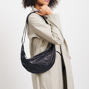 Weiche italienische Leder Crossbody Bag, Halbmond Ledertasche, Handtasche Minimal Style, Damen Leder Geldbörse, kleine Crossbody Bag