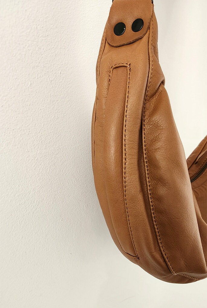 【EEUN】Boldy Western Half Moon Bag Half Moon Bag Black in Leather – The Row