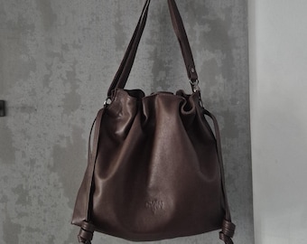 Wandelbare Lederumhängetasche, Pecan Slouchy Bucket Bag mit Kordelzug, echte Ledertasche