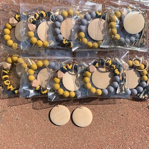 10 Pack Silicone sunflower bead keychain  bracelets with blank wooden disc pendants for custom wood engraving with 2 additional discs