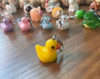 Colgante para portatarjetas con forma de animal, accesorio para portatarjetas, regalo para enfermeras y personal médico, pato, ganso, ajolote, rana, vaca de las Tierras Altas, cerdo