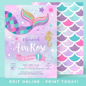 Puede incluir: Una invitación con temática de sirena con un fondo de acuarela en tonos morado, rosa y azul. El diseño presenta una cola de sirena, un caballito de mar y el texto "Our Little Mermaid Ava Rose is turning 1." La parte posterior tiene un patrón de escamas.