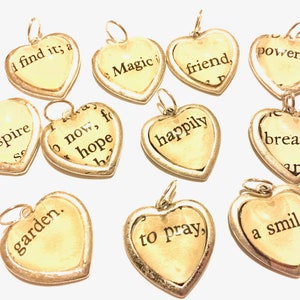 Cuore Pendente Collana OOAK Parola Vetro Piastrella Mantra Parola Argento Felice Sorriso Respirare Upcycled Libro Riciclato Materiali Riproposti Gioielli di Carta