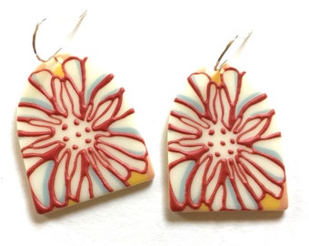 Daisy Flower Earrings Dangle Resin Red Statement Jewelry Yellow Color Earrings Unique Bold Floral Drop Earring Colorful jewelry