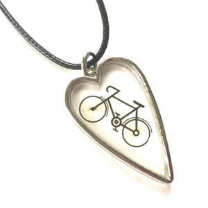 Collana Bicicletta Nero Bike Cuore Pendente Argento Bianco Ciclista Biker Sport Riding Atleta Corsa su Strada Triathalon Tour De France OOAK Gioielli