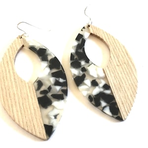 Wood Resin Earrings Dangle Confetti Black White Beige Color Block Statement Jewelry Wooden Earrings Unique Teardrop Earring Colorful jewelry
