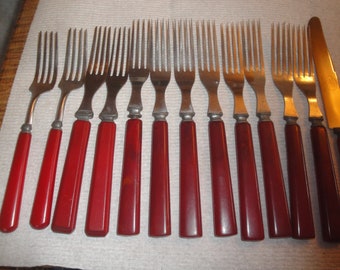 Cherry Red Bakelite Handle Flat Ware 1930s/40s 12 Knives 12 Forks Flatware