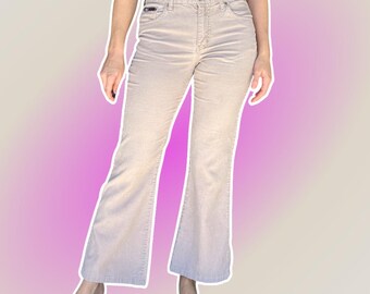 Pantalones cortos acampanados de pana color crema de tiro bajo "Lei" estilo vintage de los años 2000, talla S
