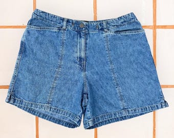 Vintage 90's / 00’s "NY Jeans" W32 Medium Wash High Rise Denim Jean Mom Shorts