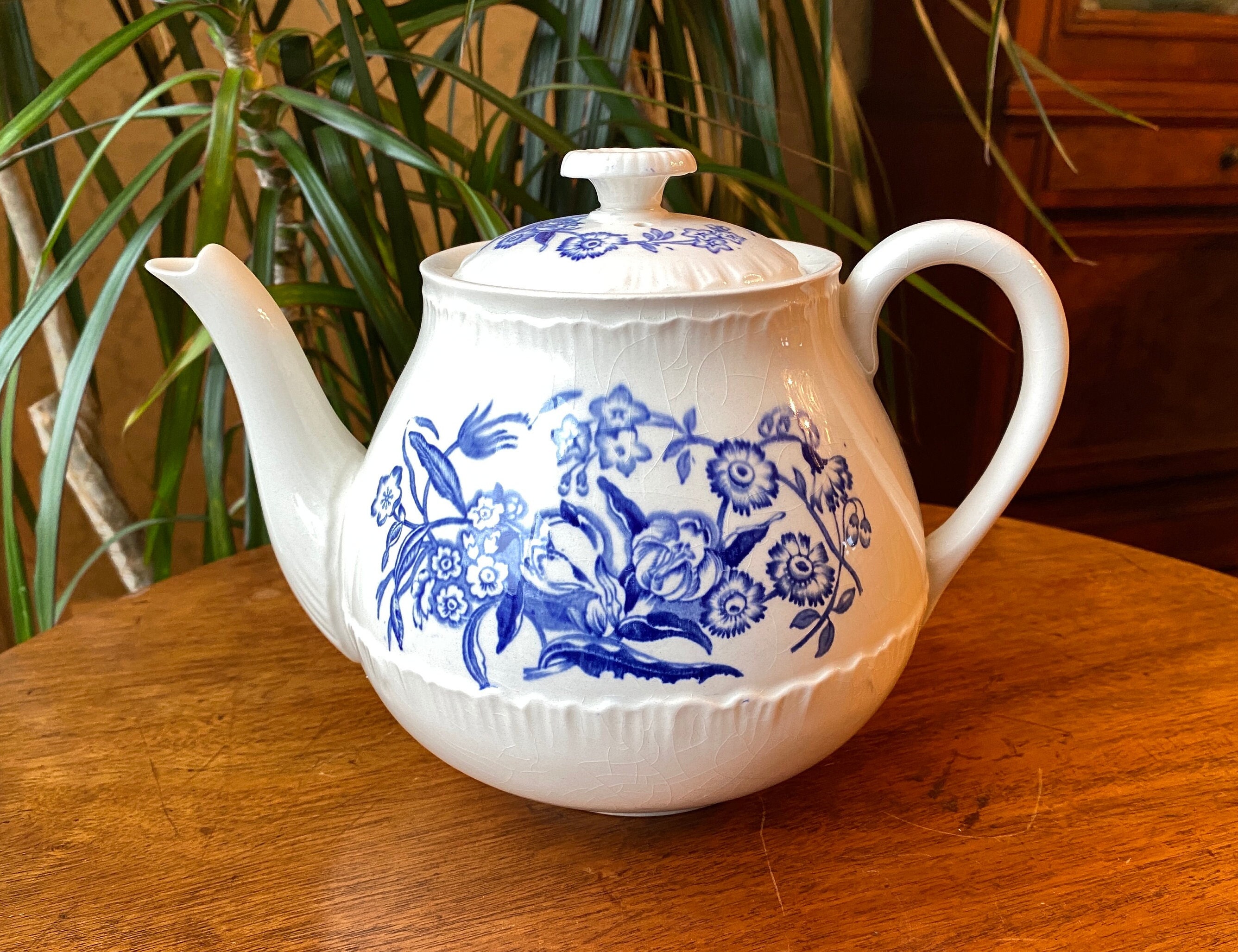 Rustic Jingdezhen Clay Teapot - Blue Willow Tea