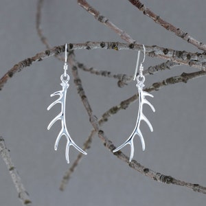 Boucles d&#39;oreilles en bois de wapiti en argent sterling - Moyenne