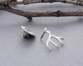 Mule Deer Lapel Pin in Sterling Silver- Small